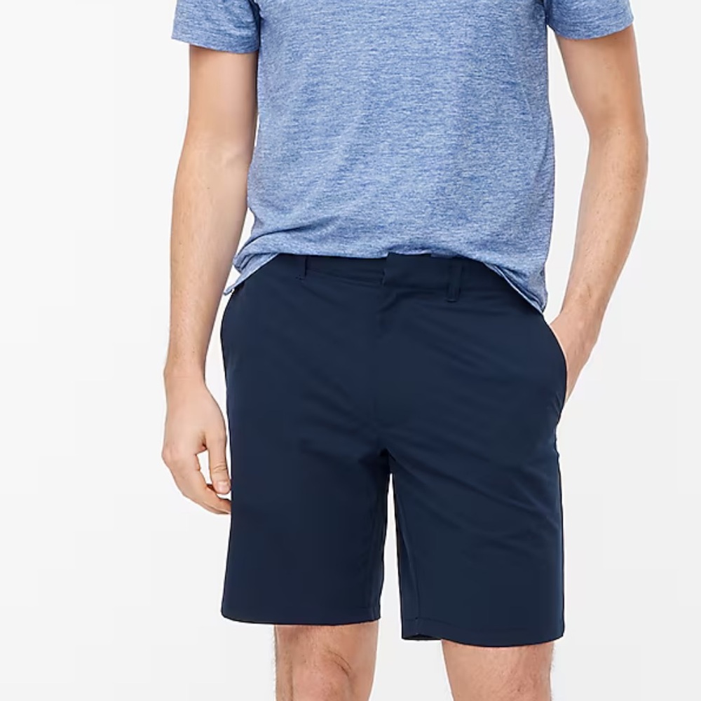 J Crew Men's 9” Tech Shorts in Navy size 34 waist